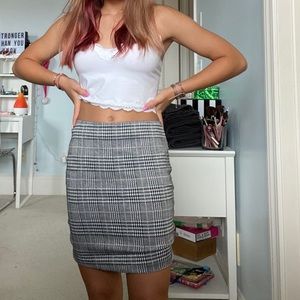 H&M Plaid Skirt 🎓